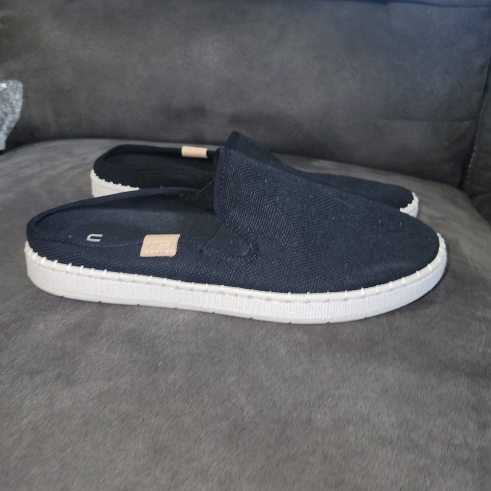 UGG Delu Women's Sneakers Black Casual Shoes Size 9 US Lightweight Comfort